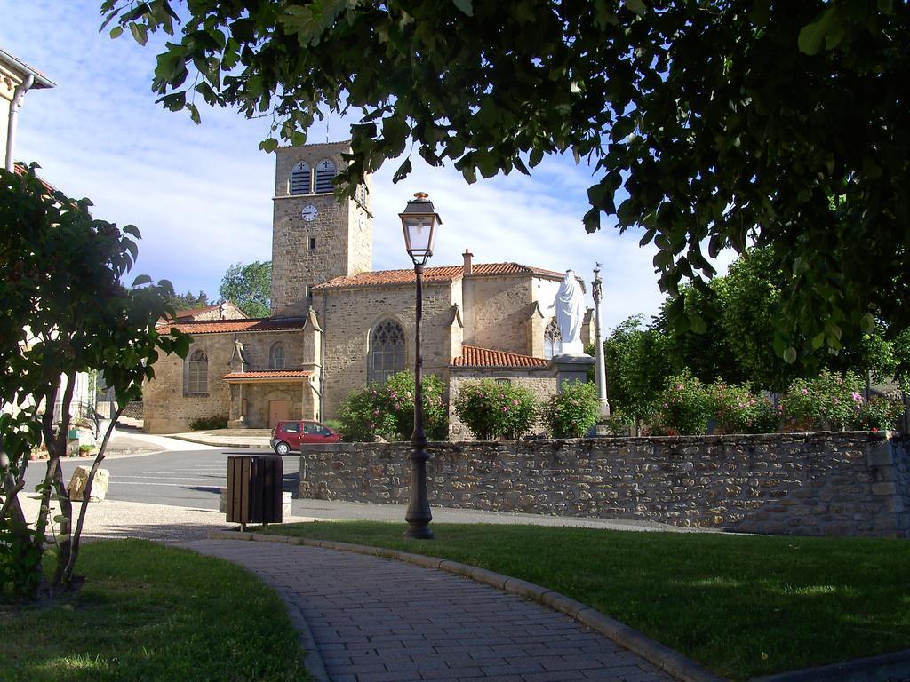 Cellier De La Fontaine Villa Saint-Georges-en-Couzan Oda fotoğraf