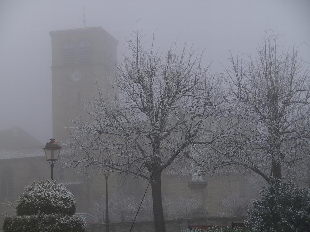 Cellier De La Fontaine Villa Saint-Georges-en-Couzan Oda fotoğraf